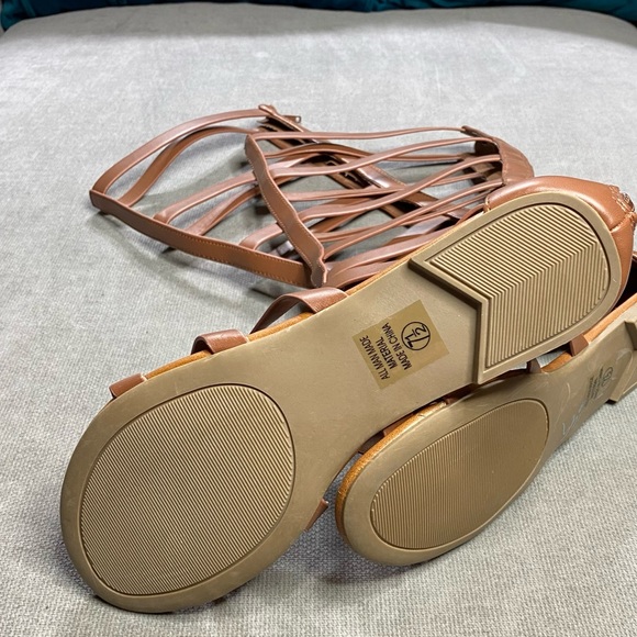 Soda Bappy Gladiator Zip Up Sandals - Picture 6 of 6